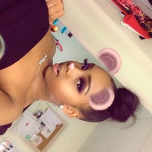 Meet your Posher, Elecia